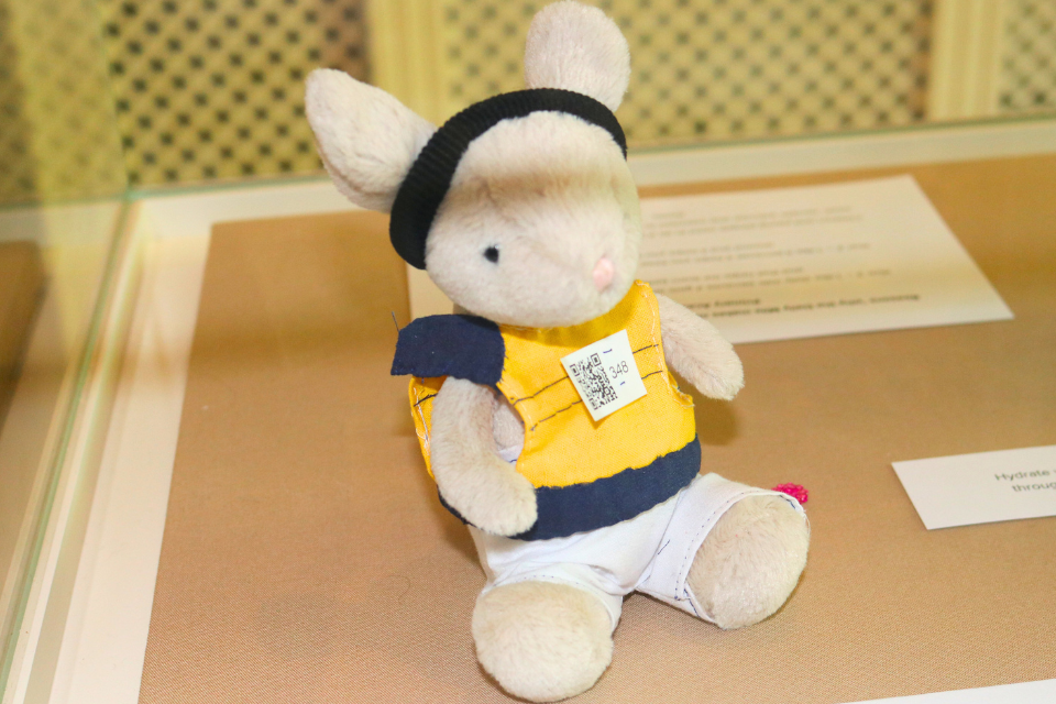 A small mouse doll